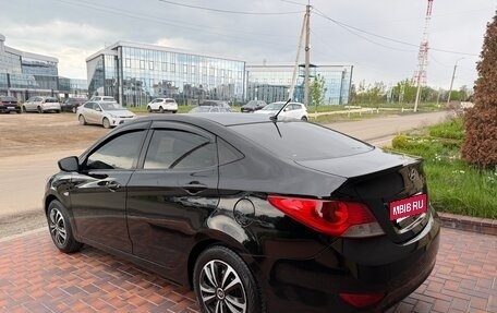 Hyundai Solaris II рестайлинг, 2013 год, 690 000 рублей, 5 фотография