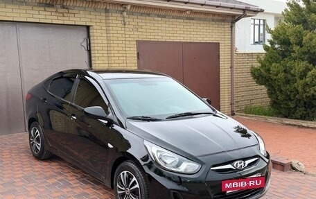 Hyundai Solaris II рестайлинг, 2013 год, 690 000 рублей, 2 фотография
