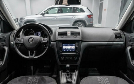 Skoda Yeti I рестайлинг, 2017 год, 1 347 000 рублей, 10 фотография