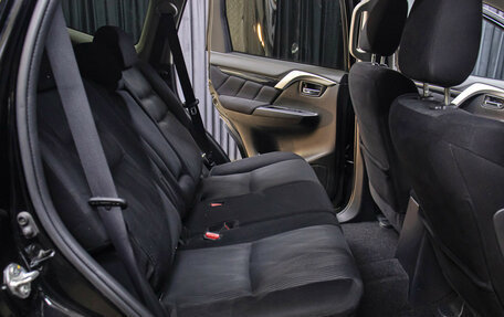 Mitsubishi Pajero Sport III рестайлинг, 2018 год, 3 249 000 рублей, 12 фотография