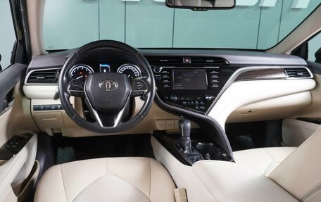 Toyota Camry, 2019 год, 2 599 000 рублей, 6 фотография