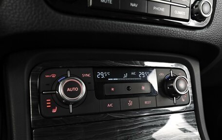 Volkswagen Touareg III, 2013 год, 2 177 000 рублей, 13 фотография