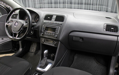 Volkswagen Polo VI (EU Market), 2015 год, 998 000 рублей, 11 фотография