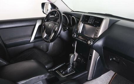 Toyota Land Cruiser Prado 150 рестайлинг 2, 2012 год, 2 649 000 рублей, 12 фотография