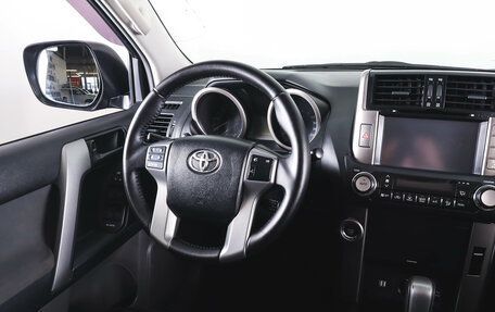 Toyota Land Cruiser Prado 150 рестайлинг 2, 2012 год, 2 649 000 рублей, 13 фотография