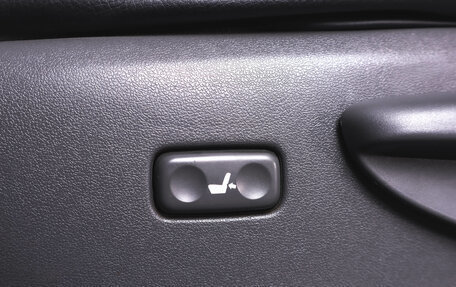 Toyota Land Cruiser Prado 150 рестайлинг 2, 2012 год, 2 649 000 рублей, 25 фотография