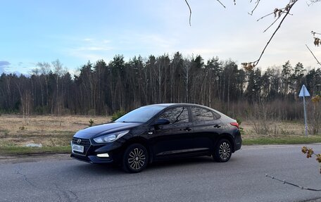 Hyundai Solaris II рестайлинг, 2018 год, 1 390 000 рублей, 3 фотография
