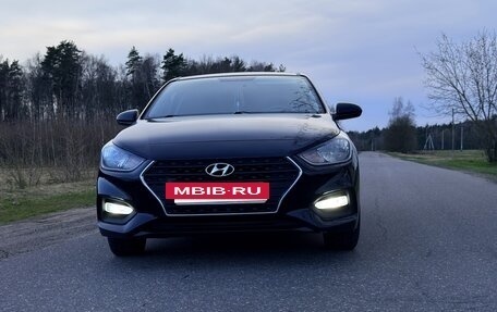 Hyundai Solaris II рестайлинг, 2018 год, 1 390 000 рублей, 2 фотография