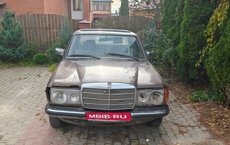 Mercedes-Benz W123, 1981 год, 50 000 рублей, 1 фотография