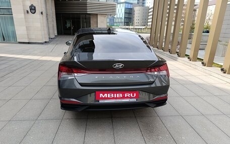 Hyundai Elantra, 2021 год, 2 290 000 рублей, 24 фотография