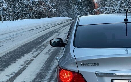 Hyundai Solaris II рестайлинг, 2011 год, 700 000 рублей, 4 фотография