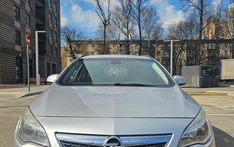 Opel Astra J, 2011 год, 970 000 рублей, 2 фотография