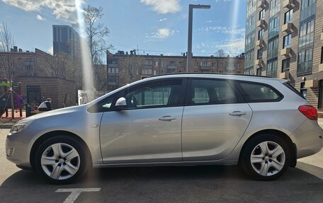 Opel Astra J, 2011 год, 970 000 рублей, 6 фотография