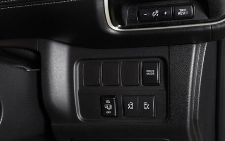 Nissan Serena IV, 2018 год, 2 499 000 рублей, 21 фотография