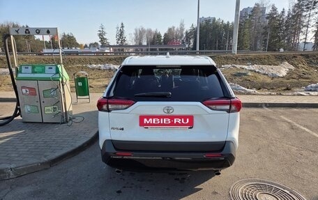 Toyota RAV4, 2020 год, 2 900 000 рублей, 3 фотография