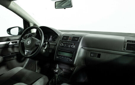Volkswagen Touran III, 2010 год, 499 585 рублей, 9 фотография