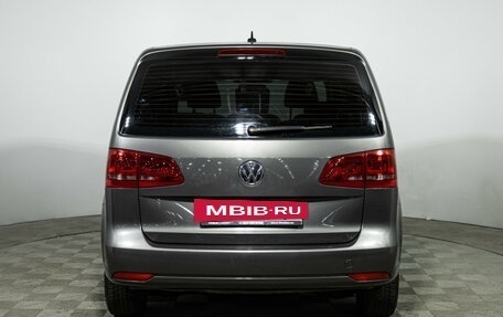 Volkswagen Touran III, 2010 год, 499 585 рублей, 6 фотография