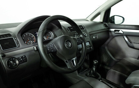 Volkswagen Touran III, 2010 год, 499 585 рублей, 11 фотография