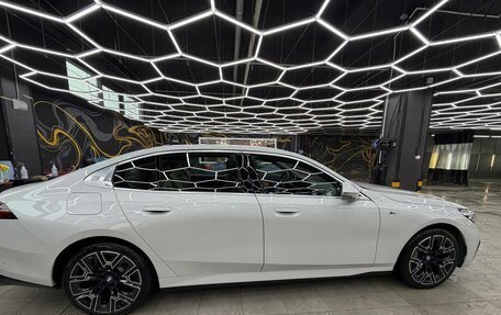 BMW 5 серия, 2025 год, 9 400 000 рублей, 2 фотография