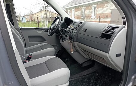 Volkswagen Transporter T5 рестайлинг, 2013 год, 2 550 000 рублей, 11 фотография