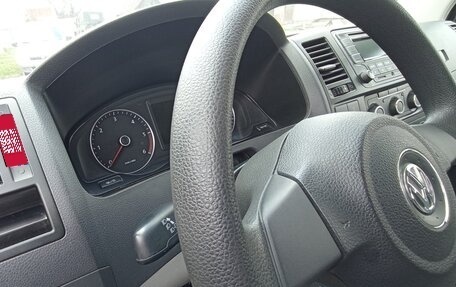 Volkswagen Transporter T5 рестайлинг, 2013 год, 2 550 000 рублей, 14 фотография