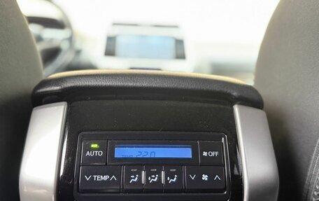 Toyota Land Cruiser Prado 150 рестайлинг 2, 2019 год, 4 930 000 рублей, 27 фотография