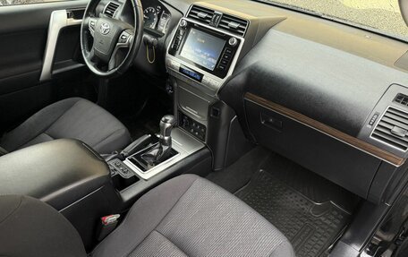 Toyota Land Cruiser Prado 150 рестайлинг 2, 2019 год, 4 930 000 рублей, 25 фотография