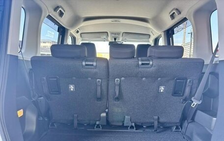 Toyota Roomy I, 2022 год, 580 000 рублей, 10 фотография