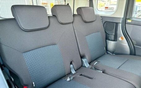 Toyota Roomy I, 2022 год, 580 000 рублей, 15 фотография