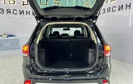 Mitsubishi Outlander III рестайлинг 3, 2022 год, 2 070 000 рублей, 7 фотография