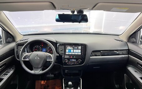 Mitsubishi Outlander III рестайлинг 3, 2022 год, 2 070 000 рублей, 17 фотография