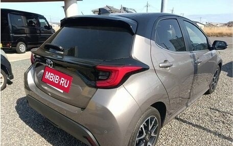 Toyota Yaris, 2023 год, 1 290 000 рублей, 7 фотография