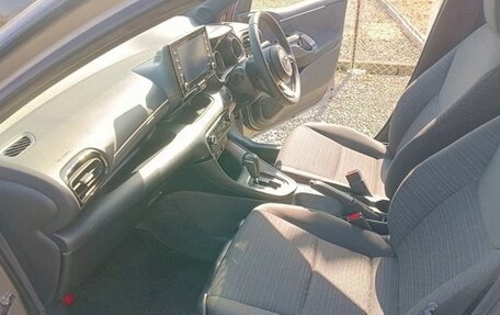 Toyota Yaris, 2023 год, 1 290 000 рублей, 12 фотография