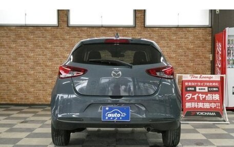 Mazda 2 III, 2022 год, 900 000 рублей, 6 фотография