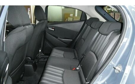 Mazda 2 III, 2022 год, 900 000 рублей, 18 фотография