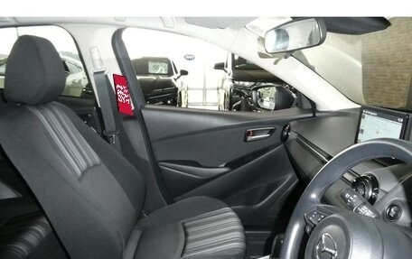 Mazda 2 III, 2022 год, 900 000 рублей, 16 фотография