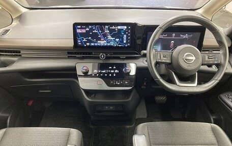 Nissan Serena, 2023 год, 1 850 000 рублей, 9 фотография