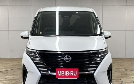 Nissan Serena, 2023 год, 1 850 000 рублей, 2 фотография