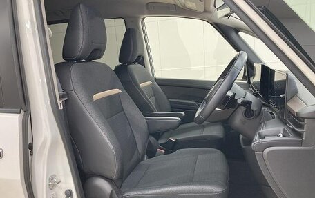 Nissan Serena, 2023 год, 1 850 000 рублей, 15 фотография