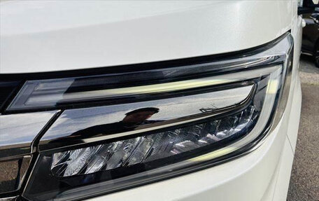 Honda Stepwgn IV, 2020 год, 1 930 000 рублей, 3 фотография