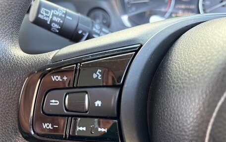 Honda Vezel, 2024 год, 1 580 000 рублей, 8 фотография