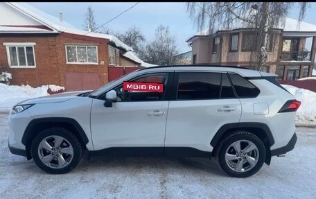 Toyota RAV4, 2020 год, 3 530 000 рублей, 4 фотография