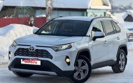 Toyota RAV4, 2020 год, 3 530 000 рублей, 2 фотография