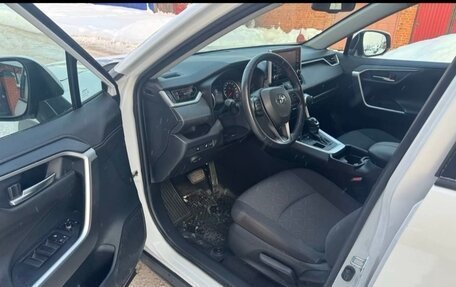 Toyota RAV4, 2020 год, 3 530 000 рублей, 9 фотография