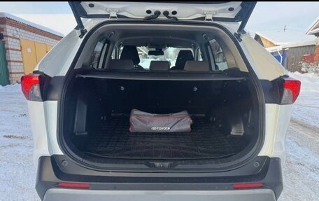 Toyota RAV4, 2020 год, 3 530 000 рублей, 11 фотография
