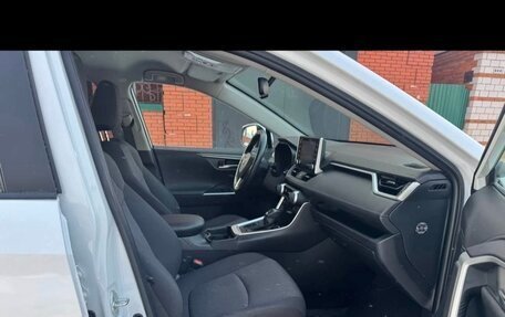 Toyota RAV4, 2020 год, 3 530 000 рублей, 12 фотография
