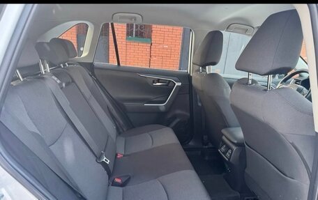 Toyota RAV4, 2020 год, 3 530 000 рублей, 16 фотография