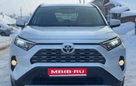 Toyota RAV4, 2020 год, 3 530 000 рублей, 6 фотография