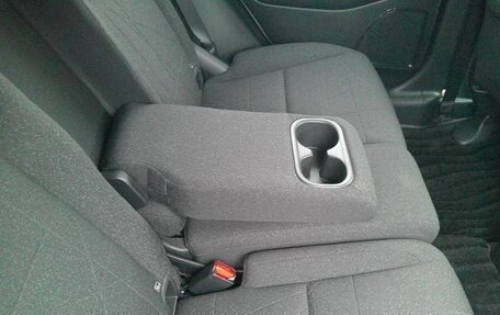 Honda Vezel, 2023 год, 1 750 000 рублей, 12 фотография