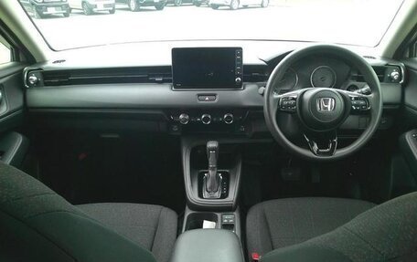 Honda Vezel, 2023 год, 1 750 000 рублей, 13 фотография